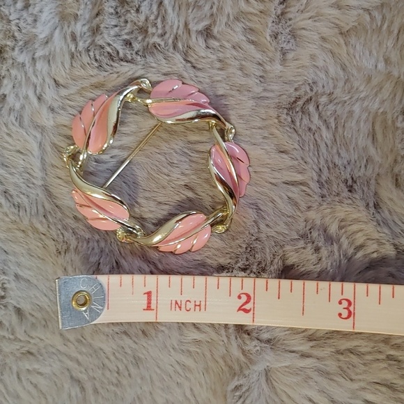 💚Vintage Coro Pink Enamel Leaves Brooch - Picture 6 of 6